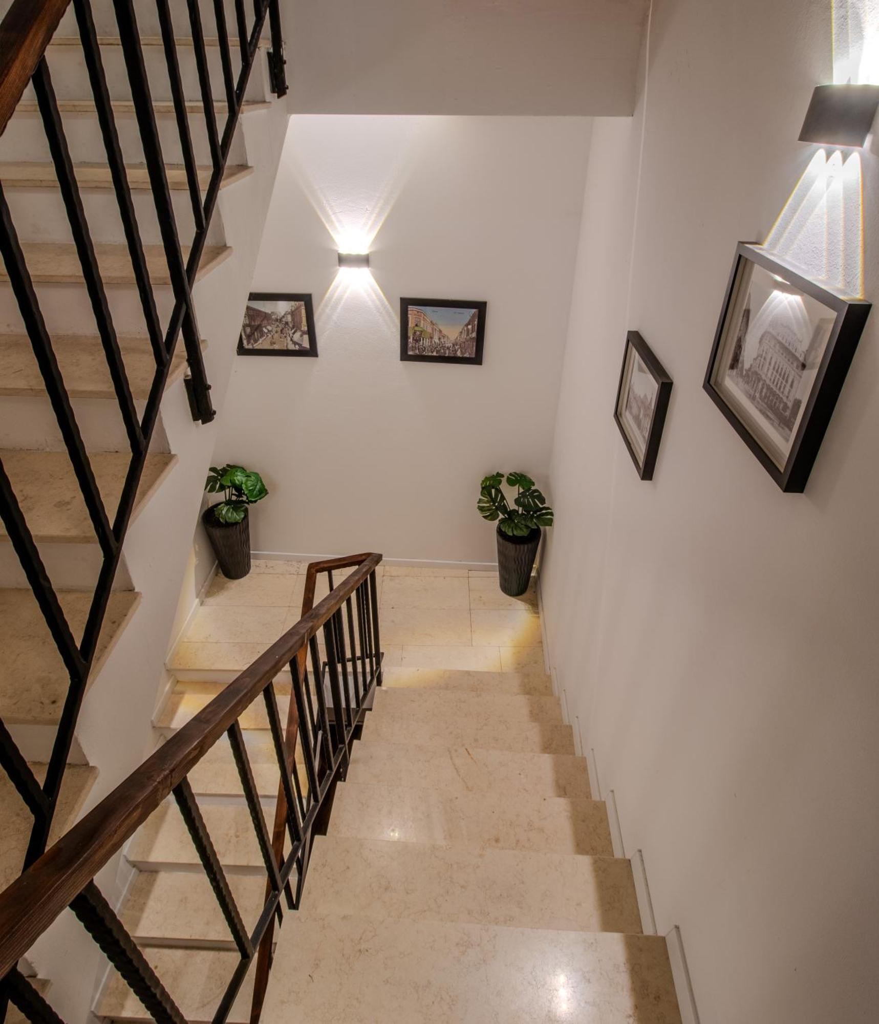 Old Town Apartment Craiova Exterior photo